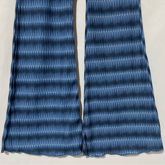 New ASOS Wavy Stripe Print Ribbed Flared Leg Pull On Pants Ombre Blue Size 4 - Picture 8 of 16